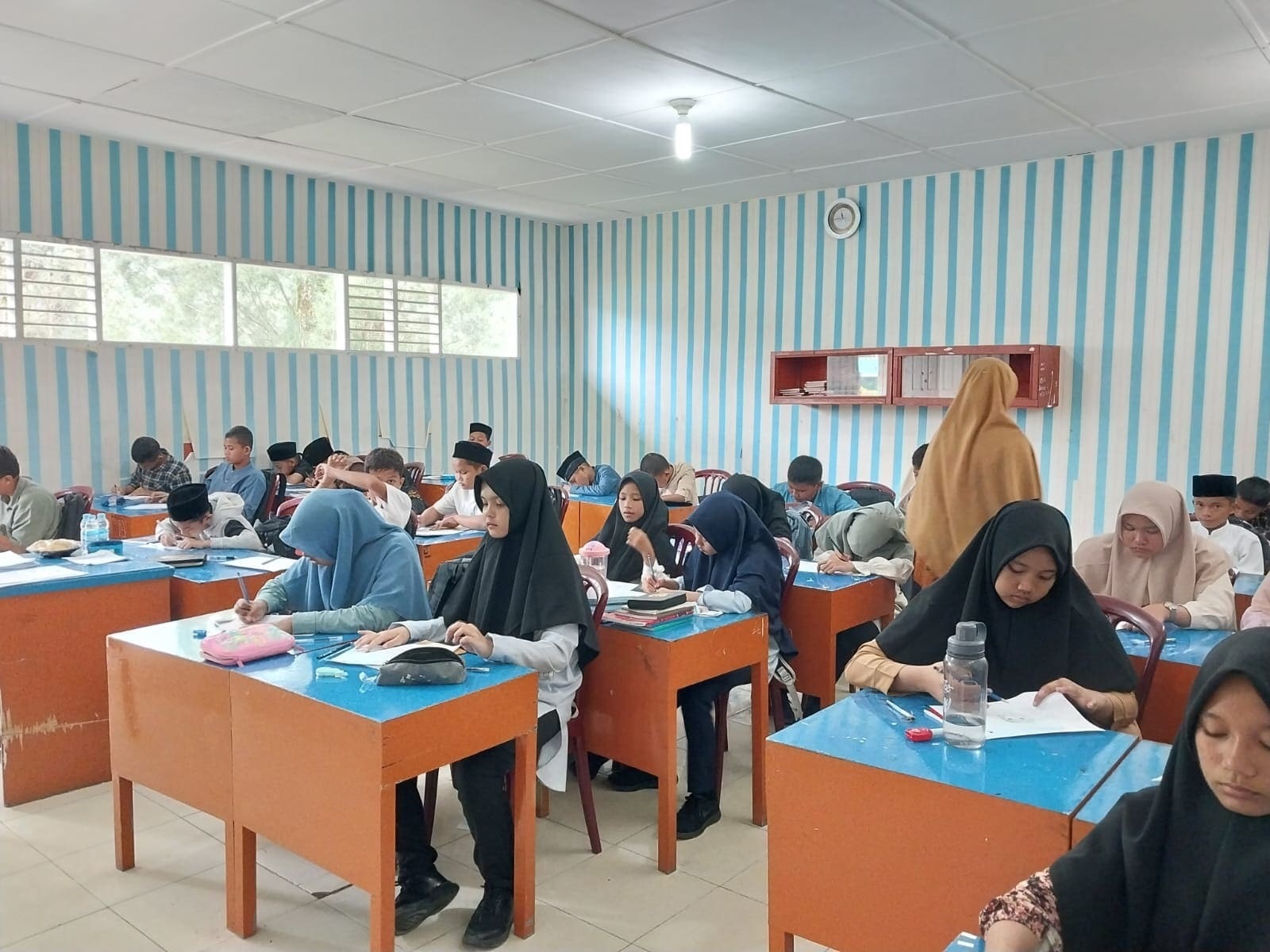 Santri Baru Darul Mursyid TA 2024/2025 Ikuti Tes Psikologi Minat Dan Bakat