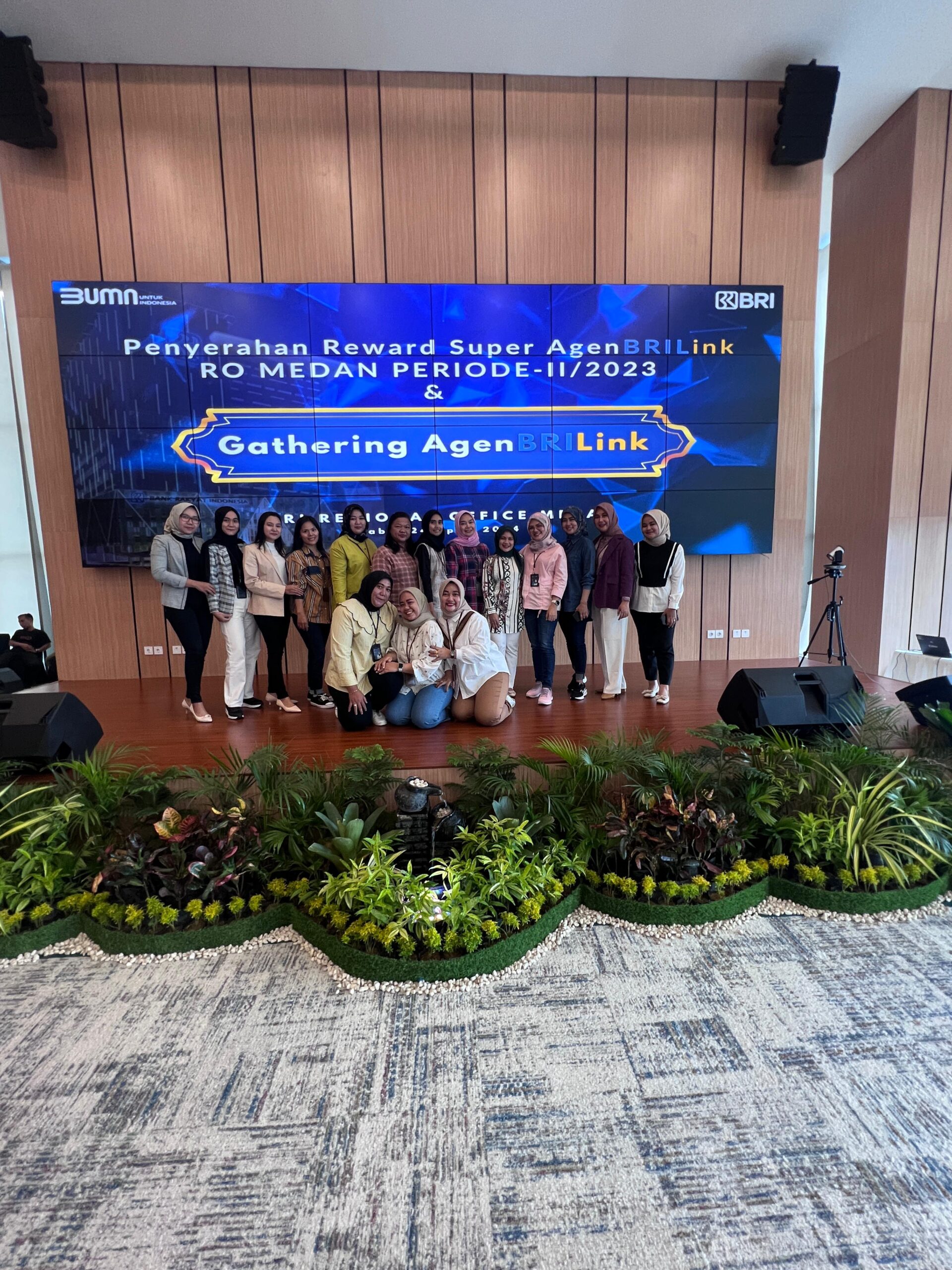 BRI RO Medan Apresiasi AgenBRILink Berprestasi Di Gathering Dan Penyerahan Reward