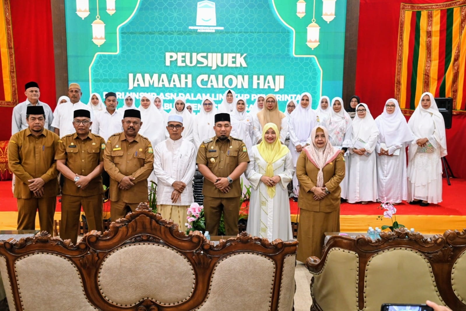 Pemkab Aceh Besar Peusijuek 29 JCH ASN
