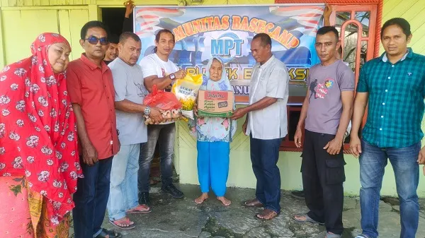 Komunitas Basecamp Mak Putiek Santuni Warga Kurang Mampu