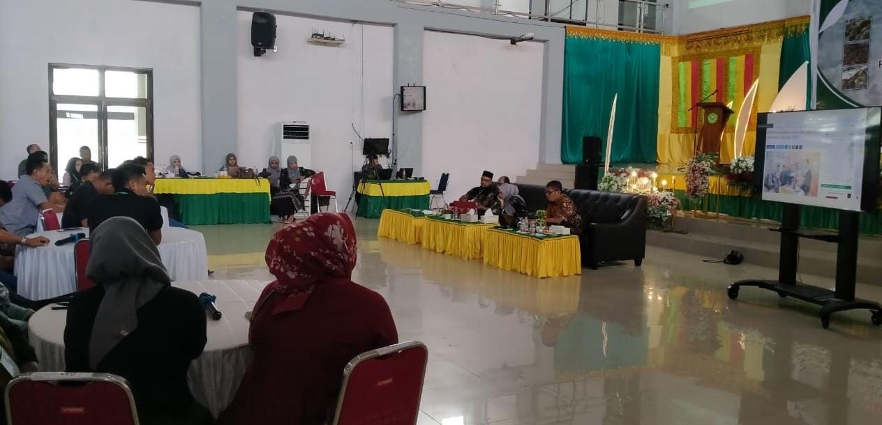 FEBI IAIN Langsa Bersama BPDPKS RI Beri Pelatihan Budidaya Jamur