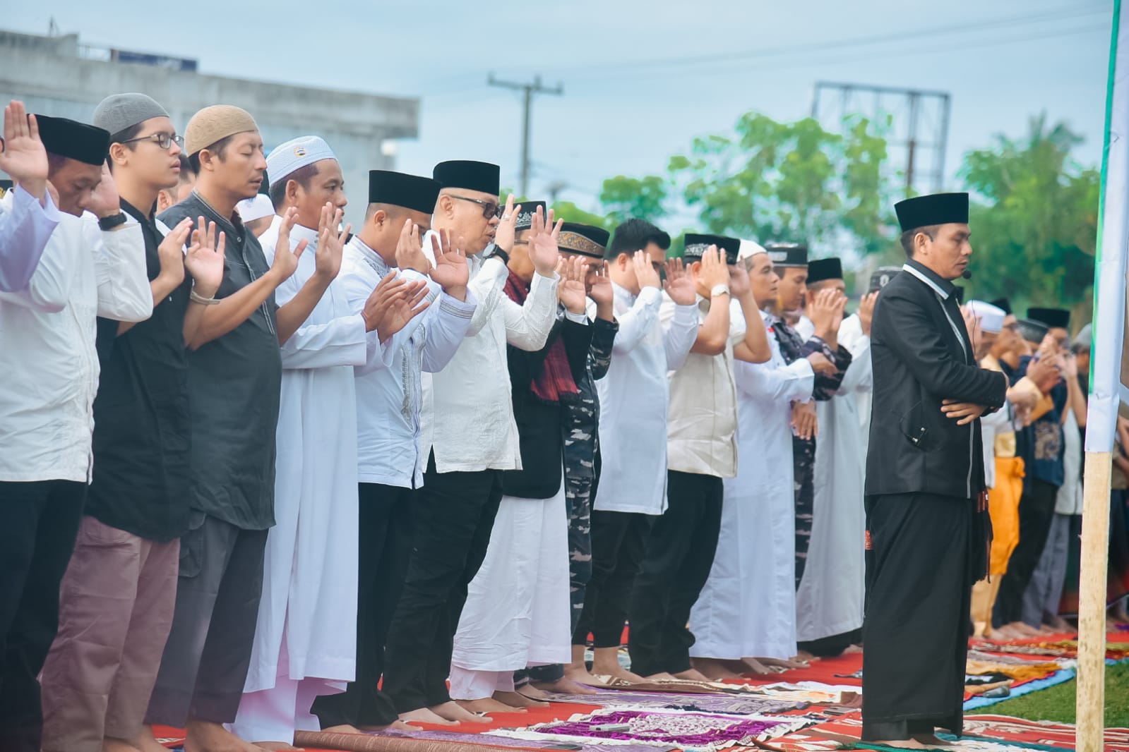 Pj Bupati, Forkopimda Dan Masyarakat Batubara Sholat Id Dan Kurban