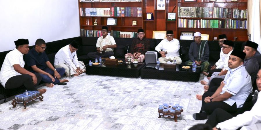 Pj Gubernur Silaturahmi Ke Kediaman Ulama Kharismatik Aceh