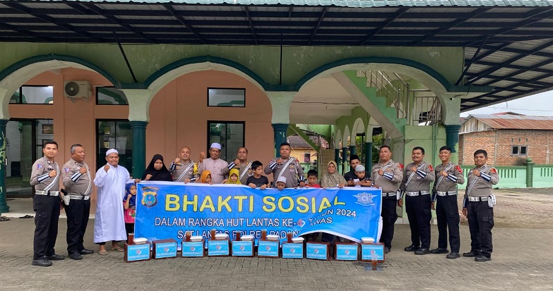 Sat Lantas Polres Palas Santuni Anak Yatim Dan Lansia