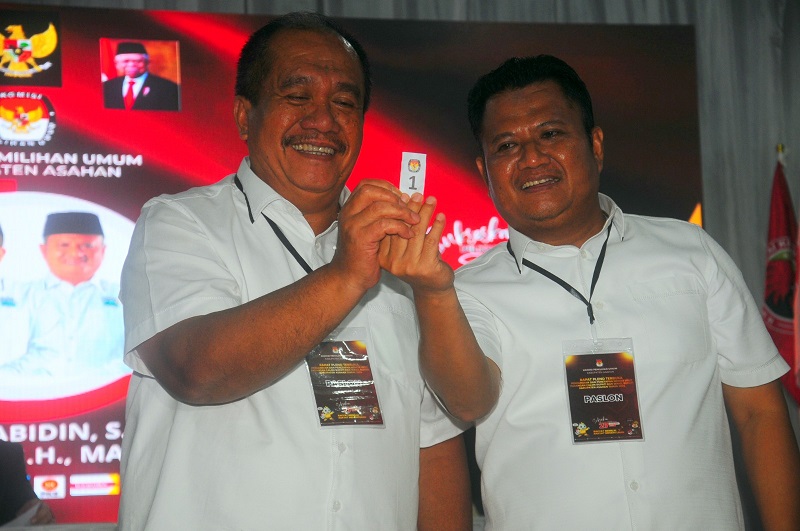 Pilkada Asahan, Taufik-Rianto Bersaing Dengan Kotak Kosong