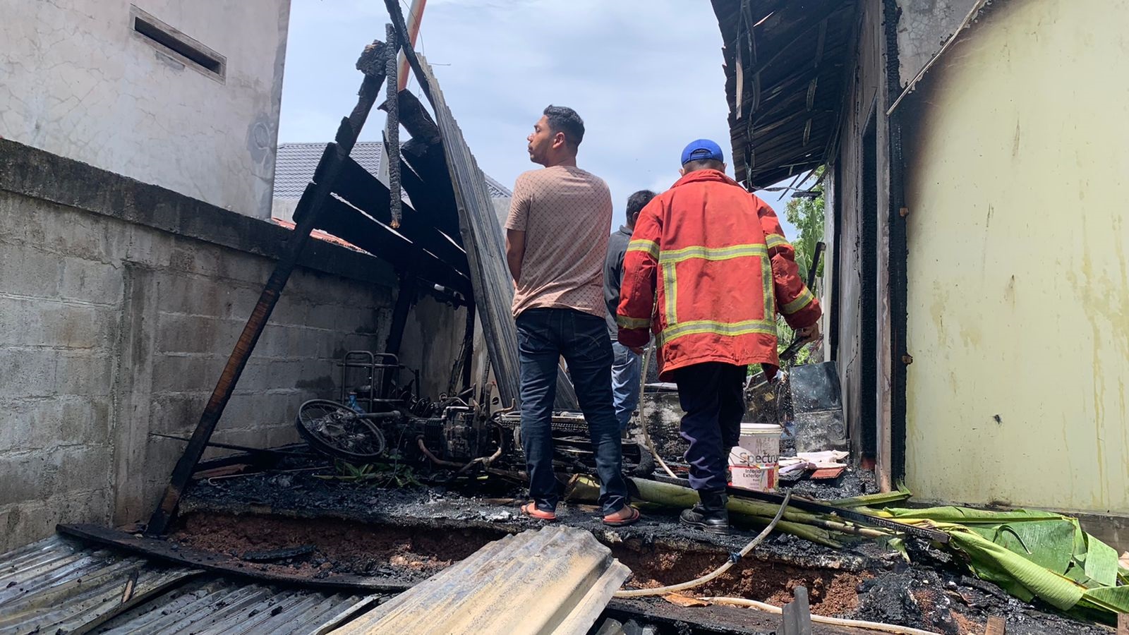Dua Rumah Terbakar Di Meunasah Intan