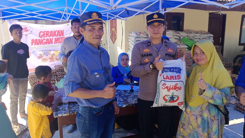 Mapolsek Gunung Meriah Dikepung Ibu-ibu Saat Peringatan HUT Bhayangkara