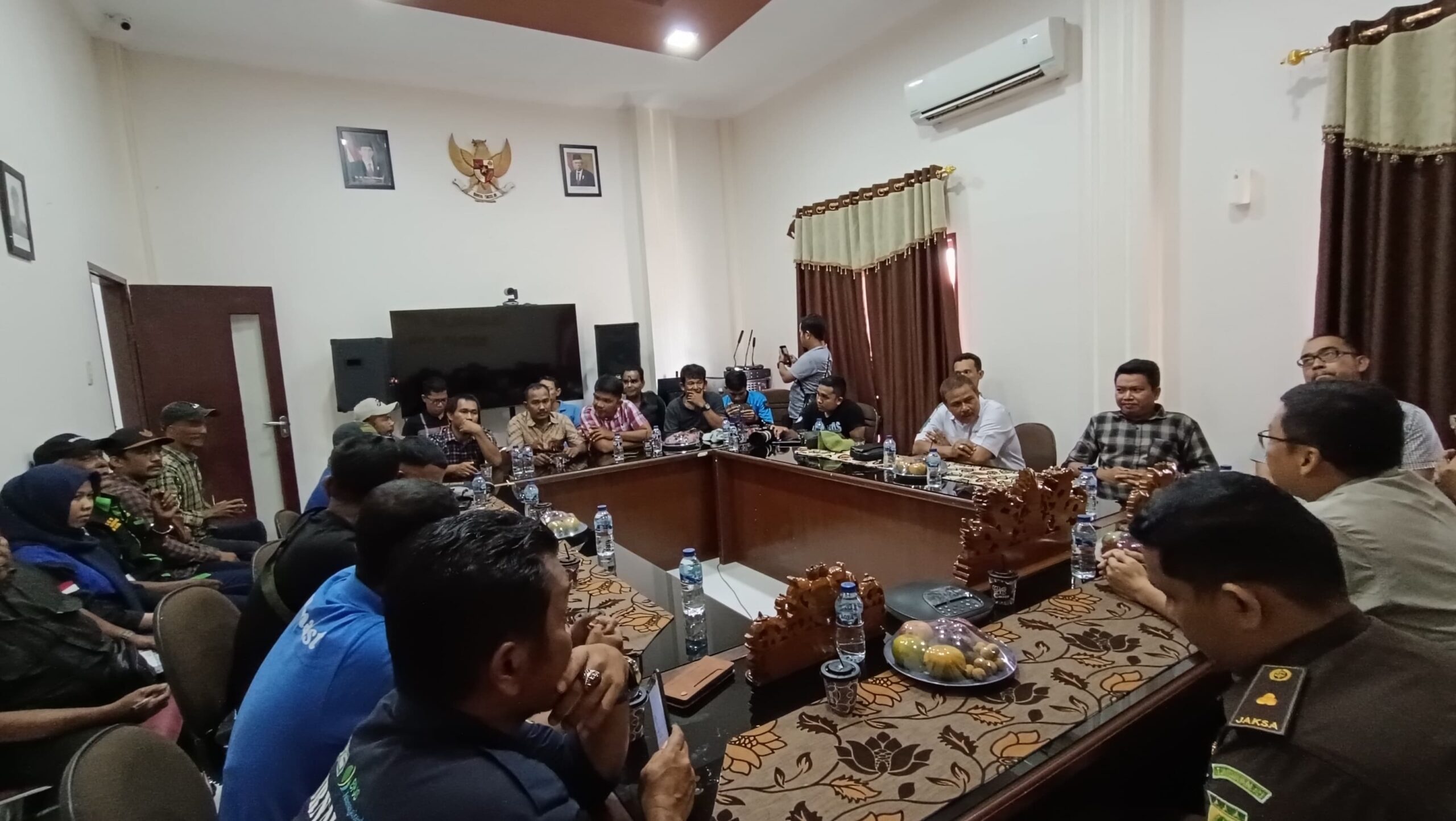 Kajari Nagan Raya Silaturahmi Dengan Insan Pers 