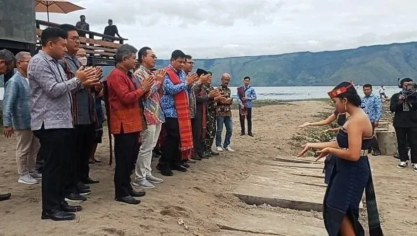Dana Besar Danau Toba Semua Harus Ambil Bagian