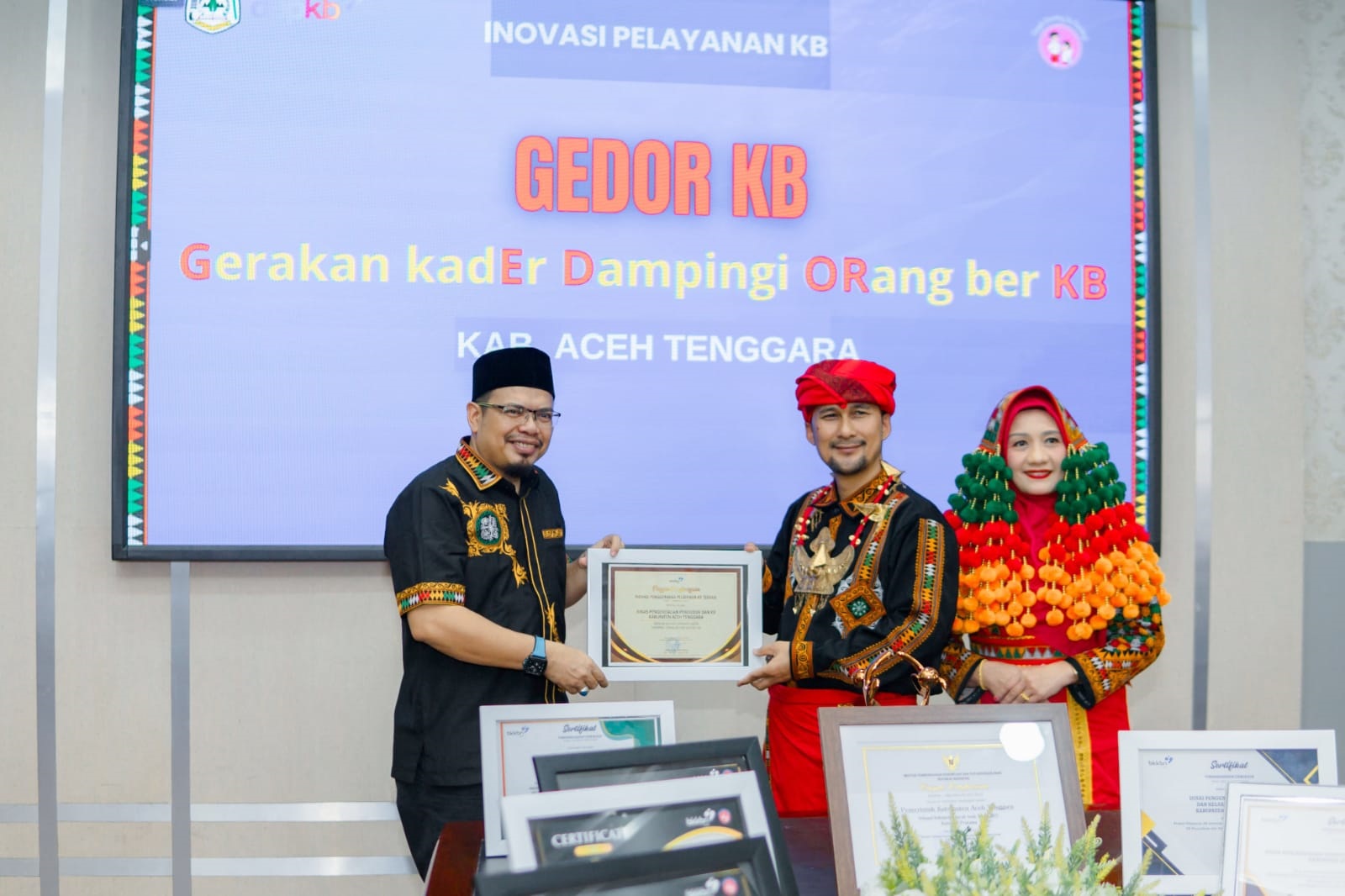 Raih Penghargaan Terbanyak, Pj Bupati Agara Apresiasi DPPKB