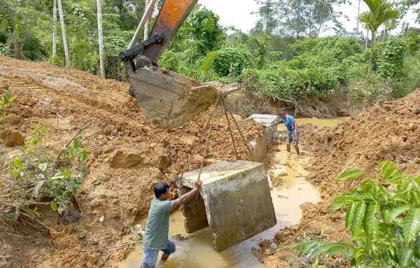 Hujan, Perlambat Tugas Satgas TMMD Pasang Box Culvert
