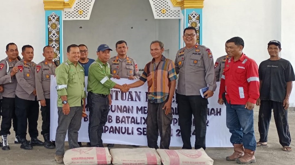 TPL Sektor Tapsel Bantu Material Pembangunan Masjid