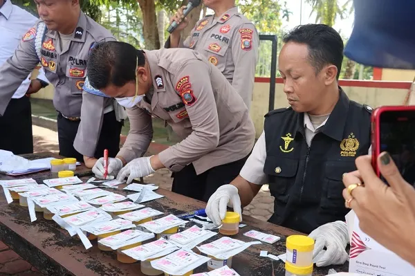 Komitmen Berantas Narkoba, 45 Personel Polres Madina Tes Urine