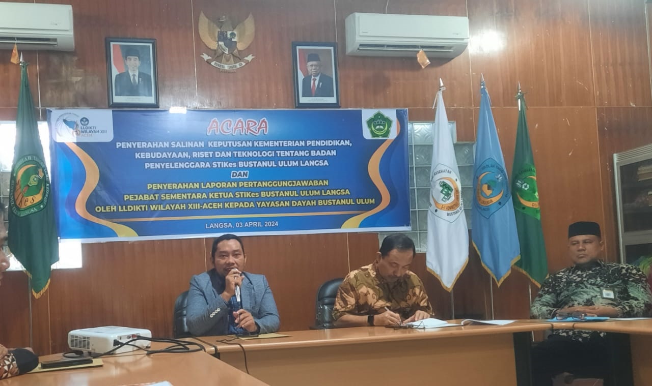 LLDIKTI Wilayah XII Aceh Serahkan Salinan Keputusan STIKES Bustanul Ulum Langsa