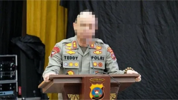 Propam Tangkap Kapolda Sumbar Irjen TM Diduga Jual BB Sabu