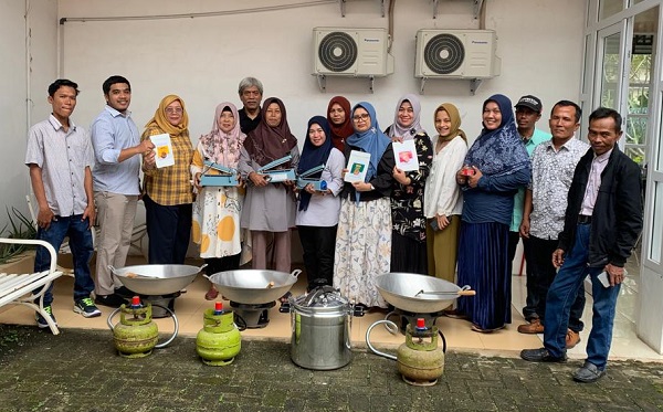 Dosen USU Mengabdi Manfaatkan Teknologi Hilirisasi Kerang Dara Jadi Rendang Kerang Kemasan Siap Saji