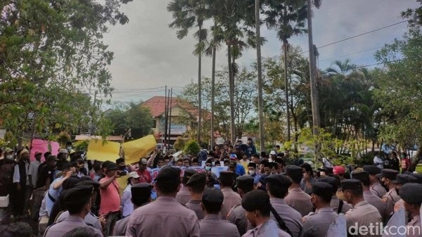 Demi Kedaulatan Desa, Jangan Tunda Pilkades
