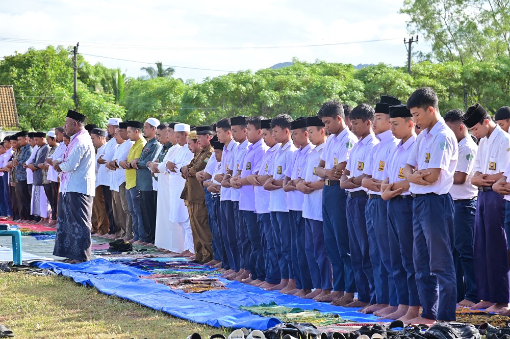 Ribuan Siswa Shalat Istisqa Di Lhoknga