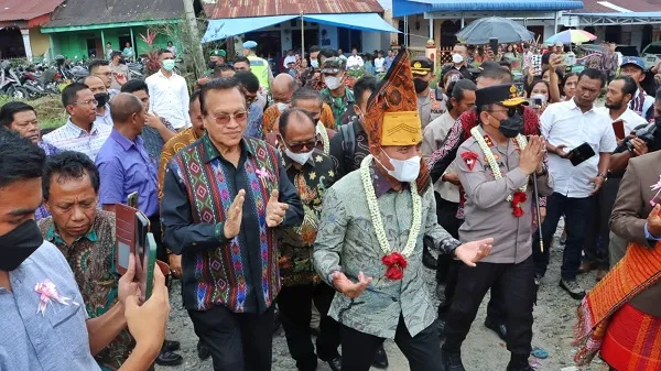 Gubsu Dan Kapoldasu Lakukan Peletakan Batu Pertama Pembangunan Pastoran di Tiga Dolok