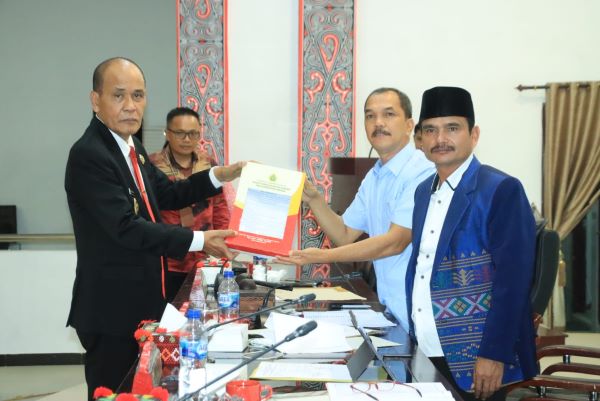 Wabup Samosir Sampaikan Nota Pengantar R-APBD TA 2024