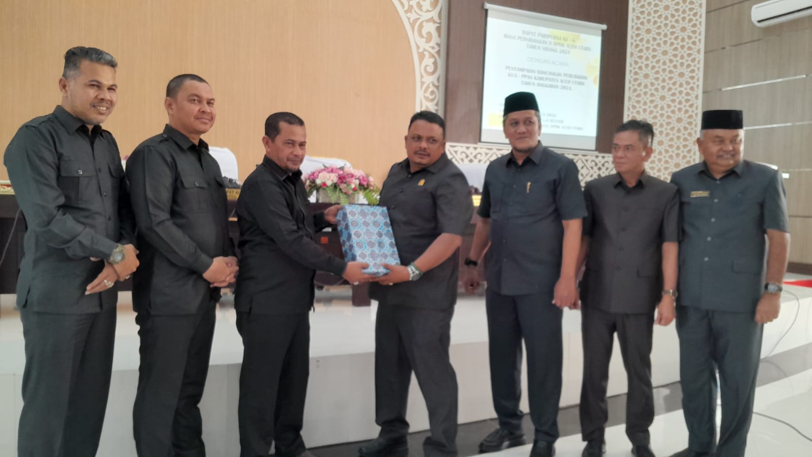 Pj Sekda Aceh Utara Serahkan Rancangan Perubahan KUA-Perubahan PPAS TA 2024