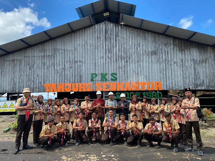 Puluhan Pramuka Ikuti Edukasi Sawit Di PKS Tanjung Seumantoh