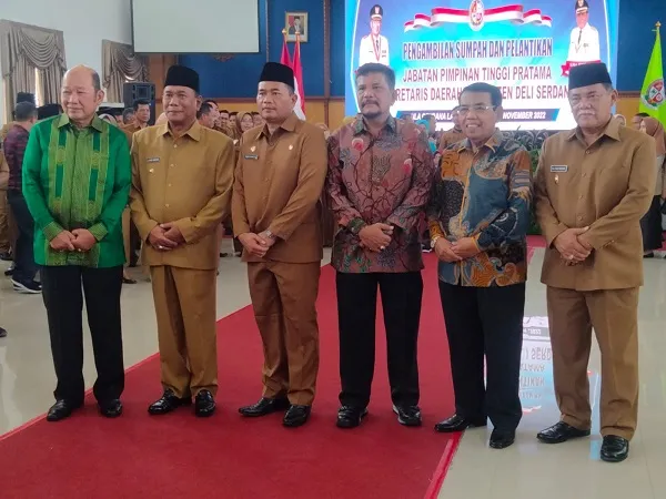 H.Timur Tumanggor Dilantik Sebagai Sekdakab DS