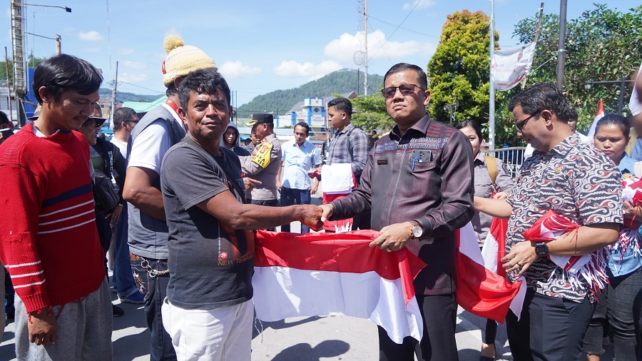 Gerakan 10 Juta Bendera Bangkitkan Rasa Nasionalisme