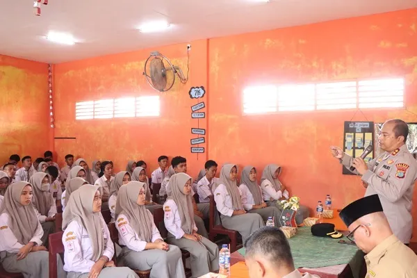 Kapolres Sergai Motivasi Pelajar Tertib Lalulintas