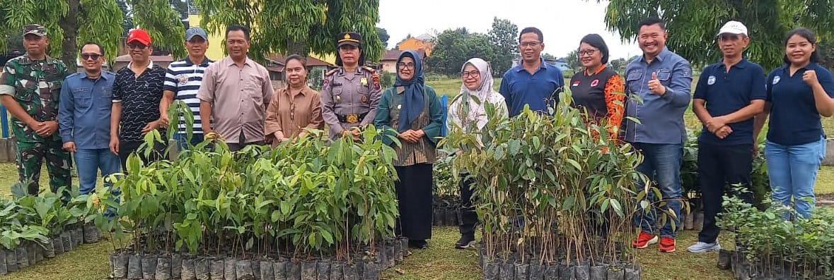 Wali Kota Bersama USAID IUWASH Tangguh Tanam Pohon Di Waduk Perumda Tirtauli