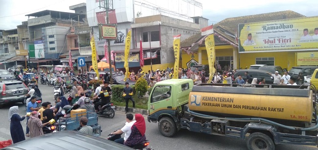 Golkar Agara Bagikan Takjil Jelang Buka Puasa