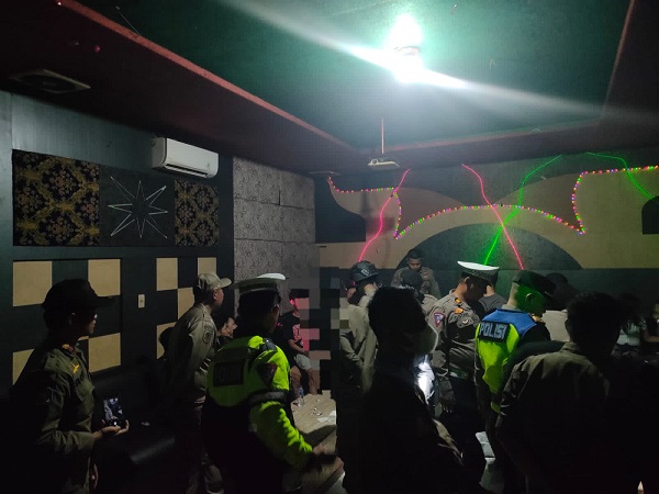 Dugem Di Tresya, 12 Pengunjung Dan Ekstasi Diamankan