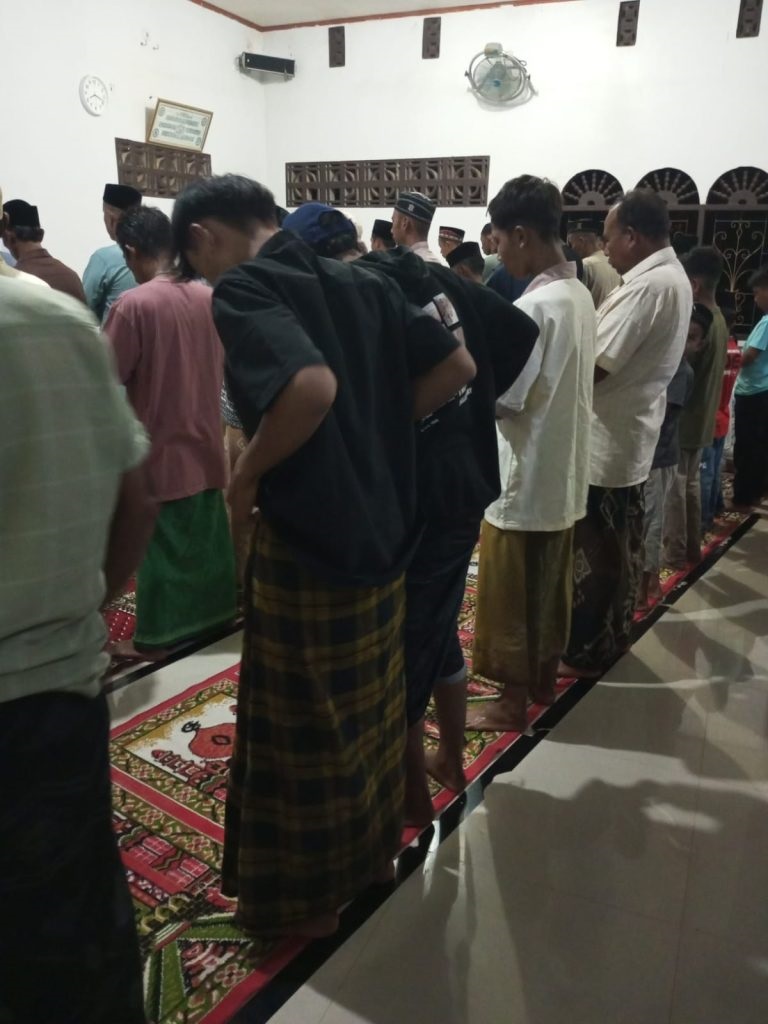 Polisi Berikan Sanksi Tarawih Dan Tadarus Pada Remaja Nakal