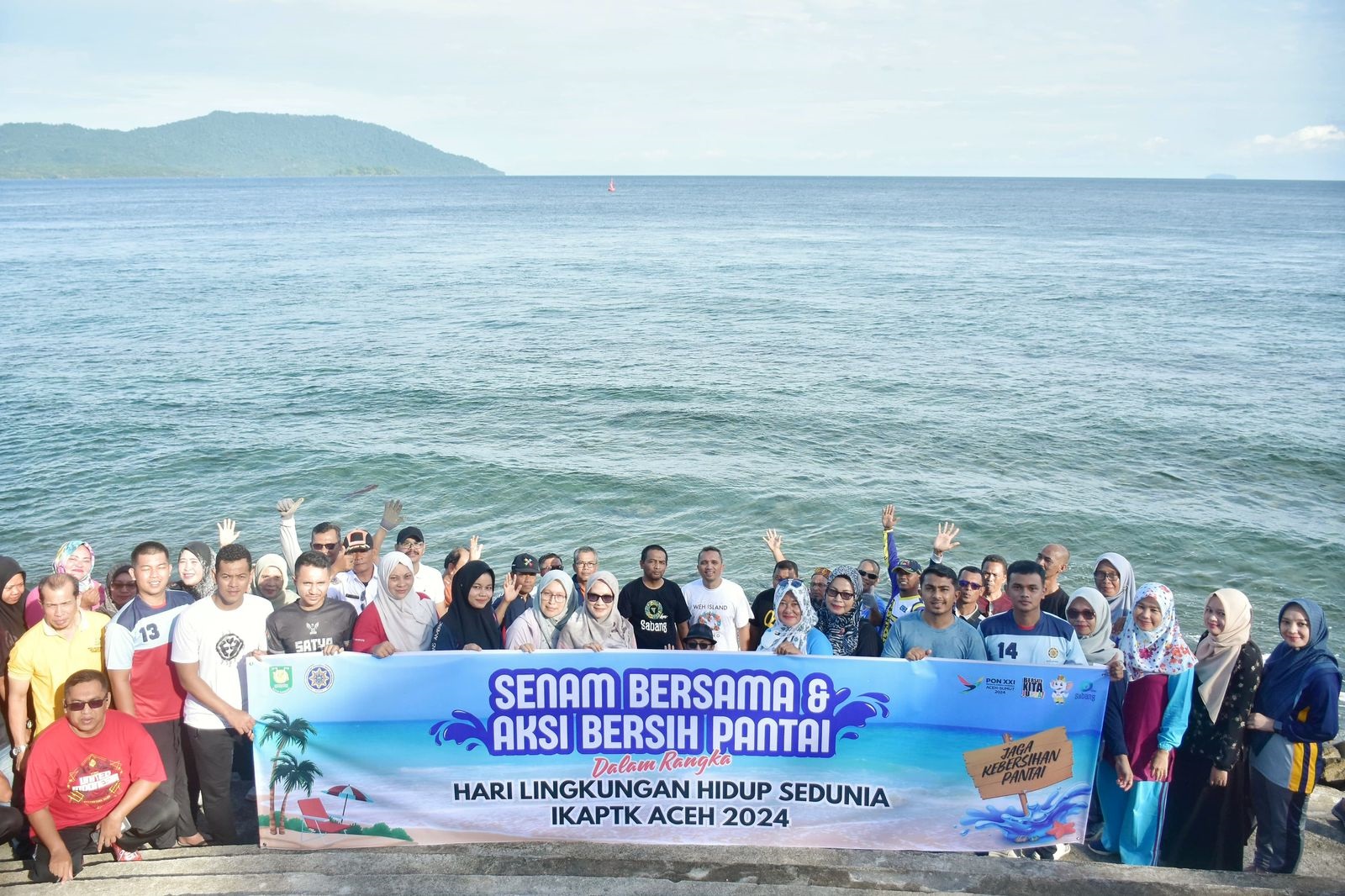 Senam Bersama Dan Aksi Bersih Pantai Peringati Hari Lingkungan Hidup Sedunia