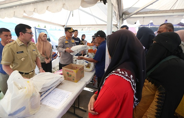 Pj Wali Kota Dan Kapolresta Buka Pasar Murah