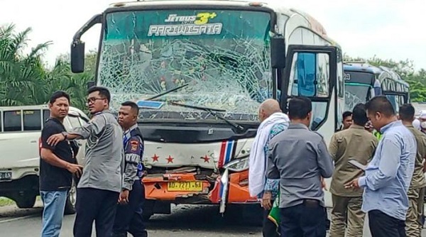 Bus Jamaah Haji Asahan Laka Beruntun