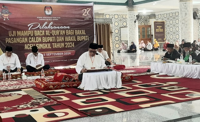 Dua Pasangan Bacalon Bupati Aceh Singkil Uji Baca Al-Qur'an