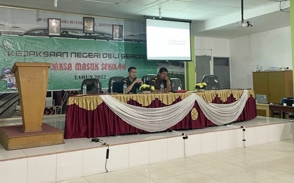Kejari DS Sosialisasikan UU ITE Kepada Siswa SMAN 1 Lubukpakam