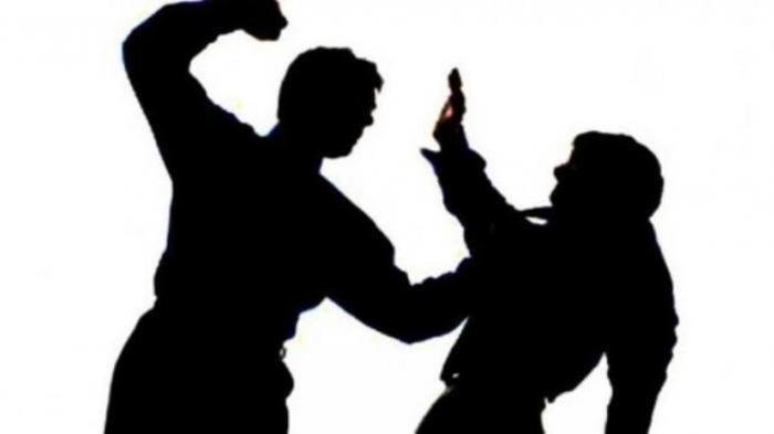 Gegara Stok Tuak Habis, Seorang Pria Aniaya Keluarganya Sendiri