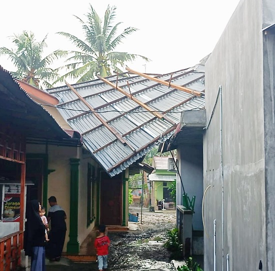 Di Sergai Belasan Rumah Rusak Diterpa Puting Beliung