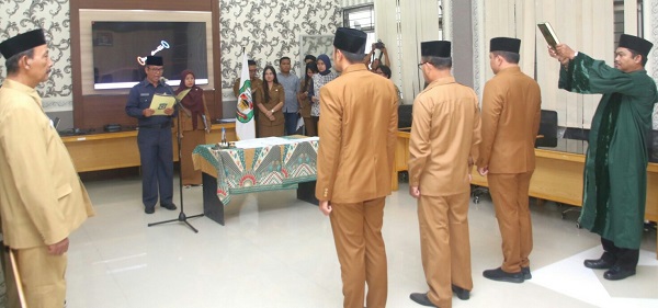 Asisten III Lantik 3 Pejabat Eselon III Pemko P.Siantar