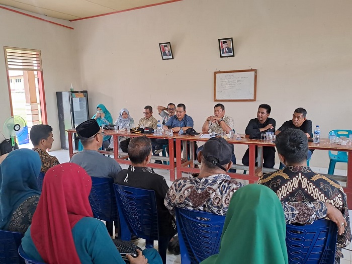 Kadisdikbud Aceh Besar Temu Ramah Dengan GTK Dan Masyarakat Pulo Aceh