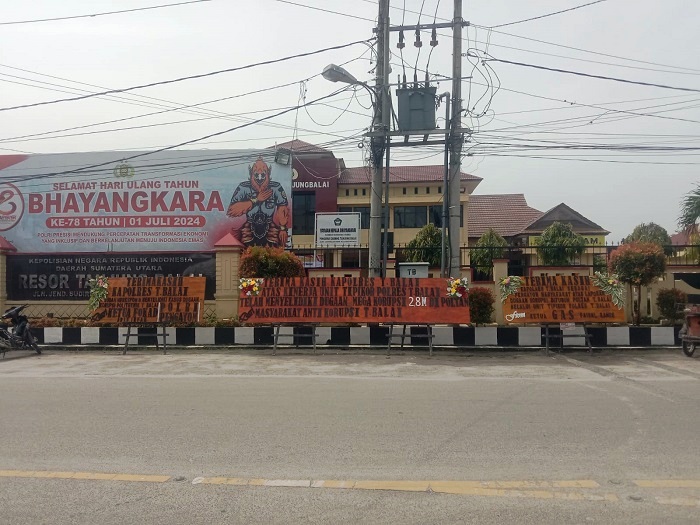 Dari Peti Es Ke Papan Bunga, Kasus Korupsi Poltan Makin Panas