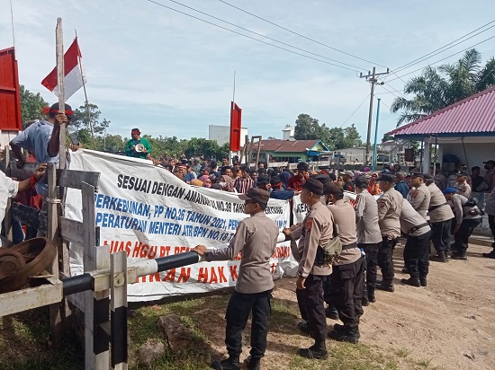 Ratusan Massa Singkuang 1 Tertahan Di Gerbang PT RPR