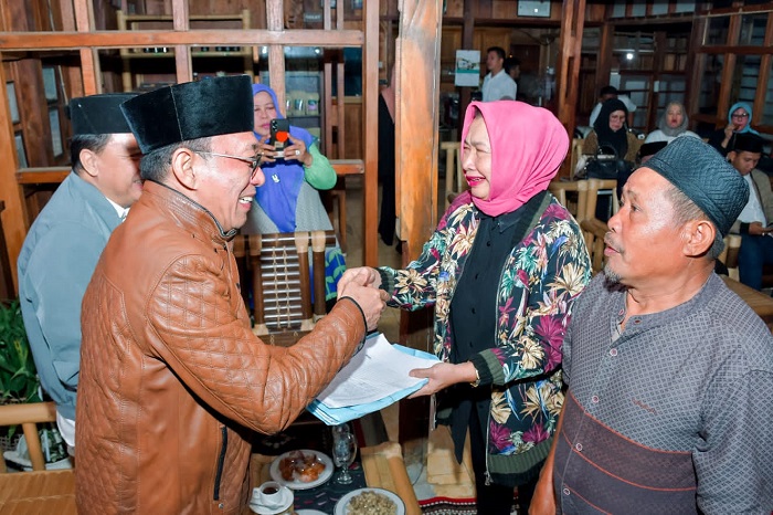 Bunda Oma Ajak Warga Sipirok Menangkan Gus Irawan Dan Jafar Syahbuddin