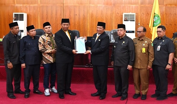 Wali Kota Padangsidempuan Sampaikan LKPJ 2022