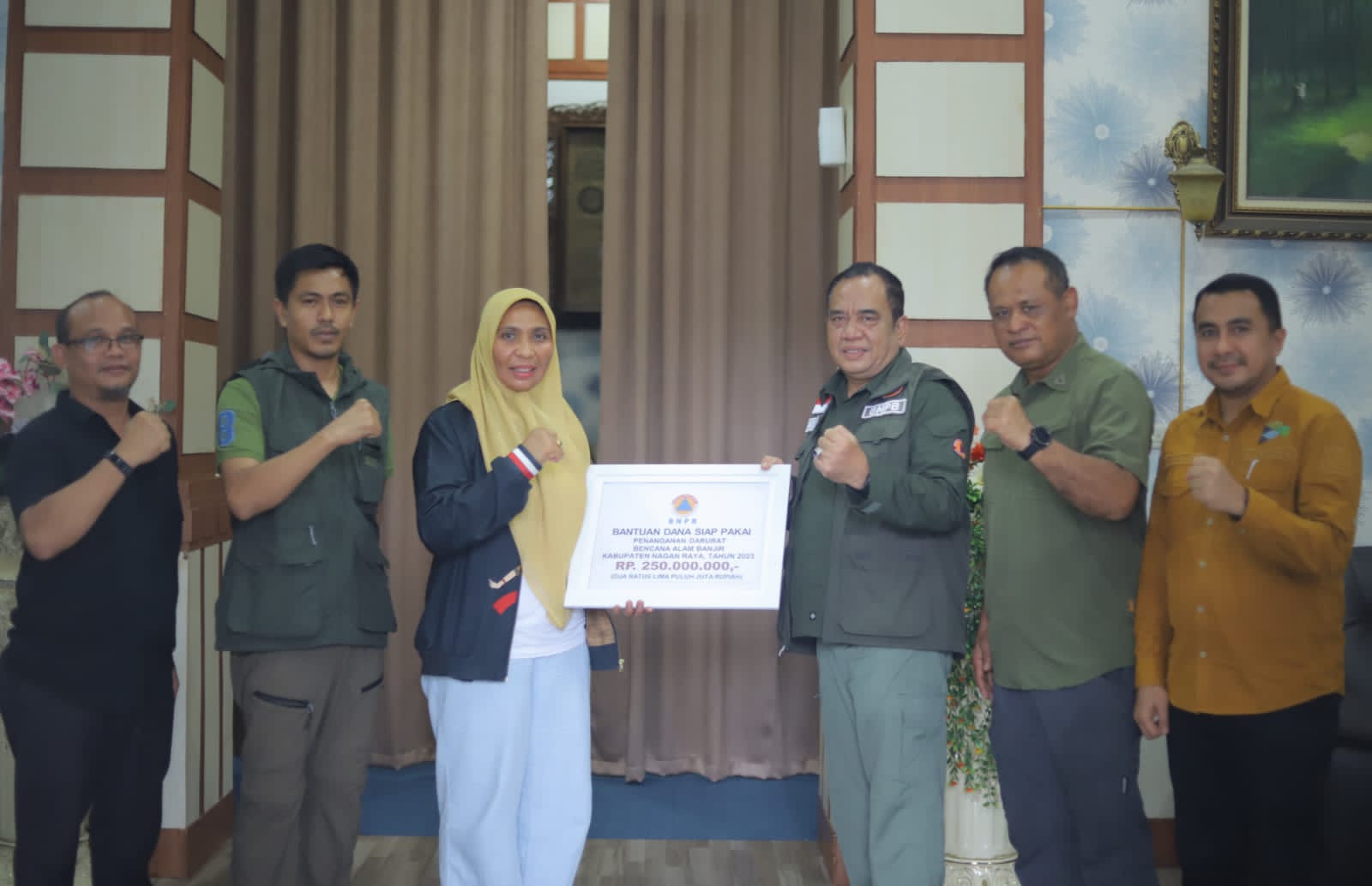 BNPB Pusat Serahkan Bantuan Banjir Ke Pemkab Nagan Raya 
