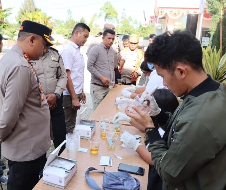 Polres Humbahas Cek Urine