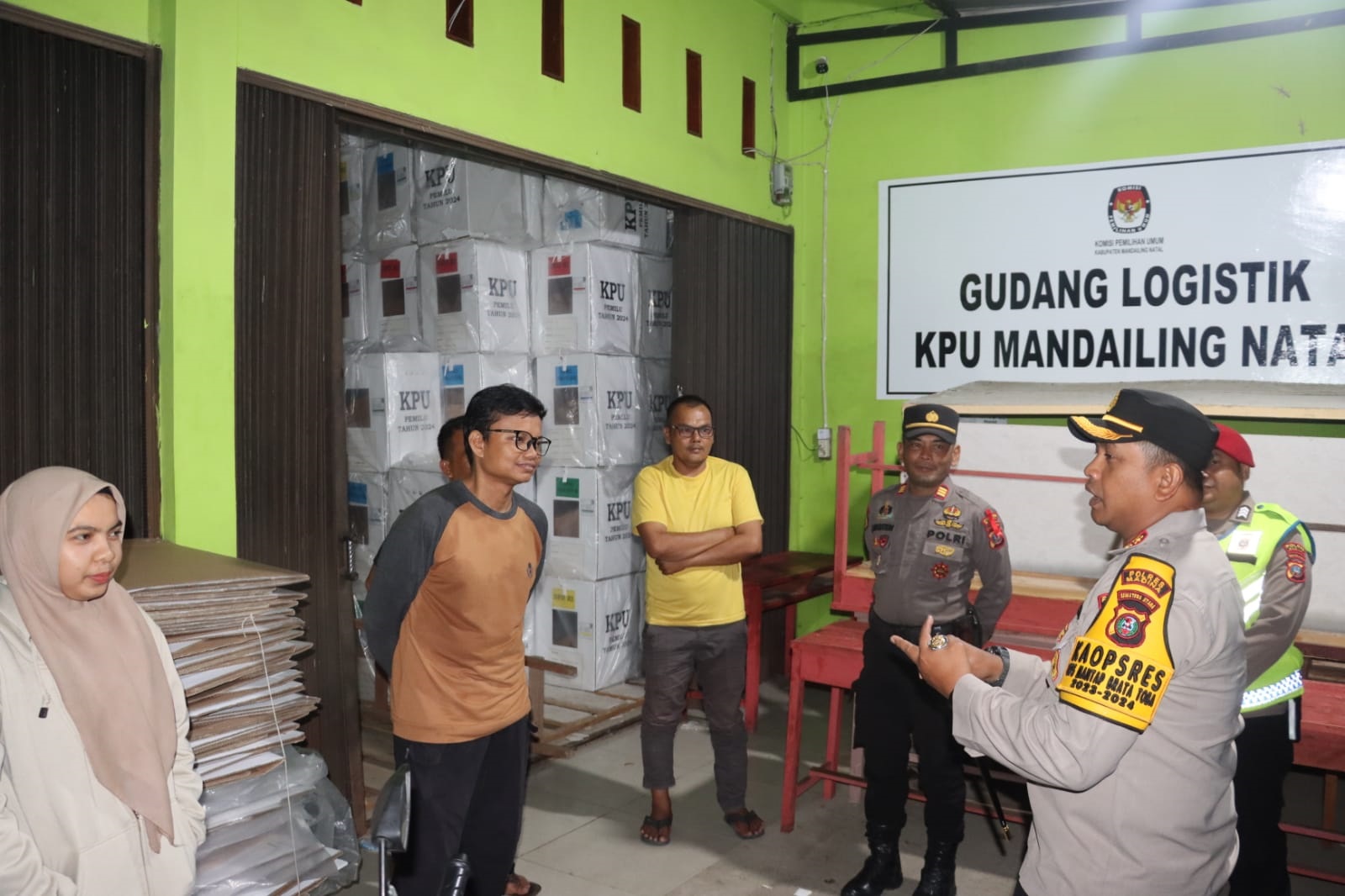 Kapolres Madina Cek Gudang Logistik Pemilu