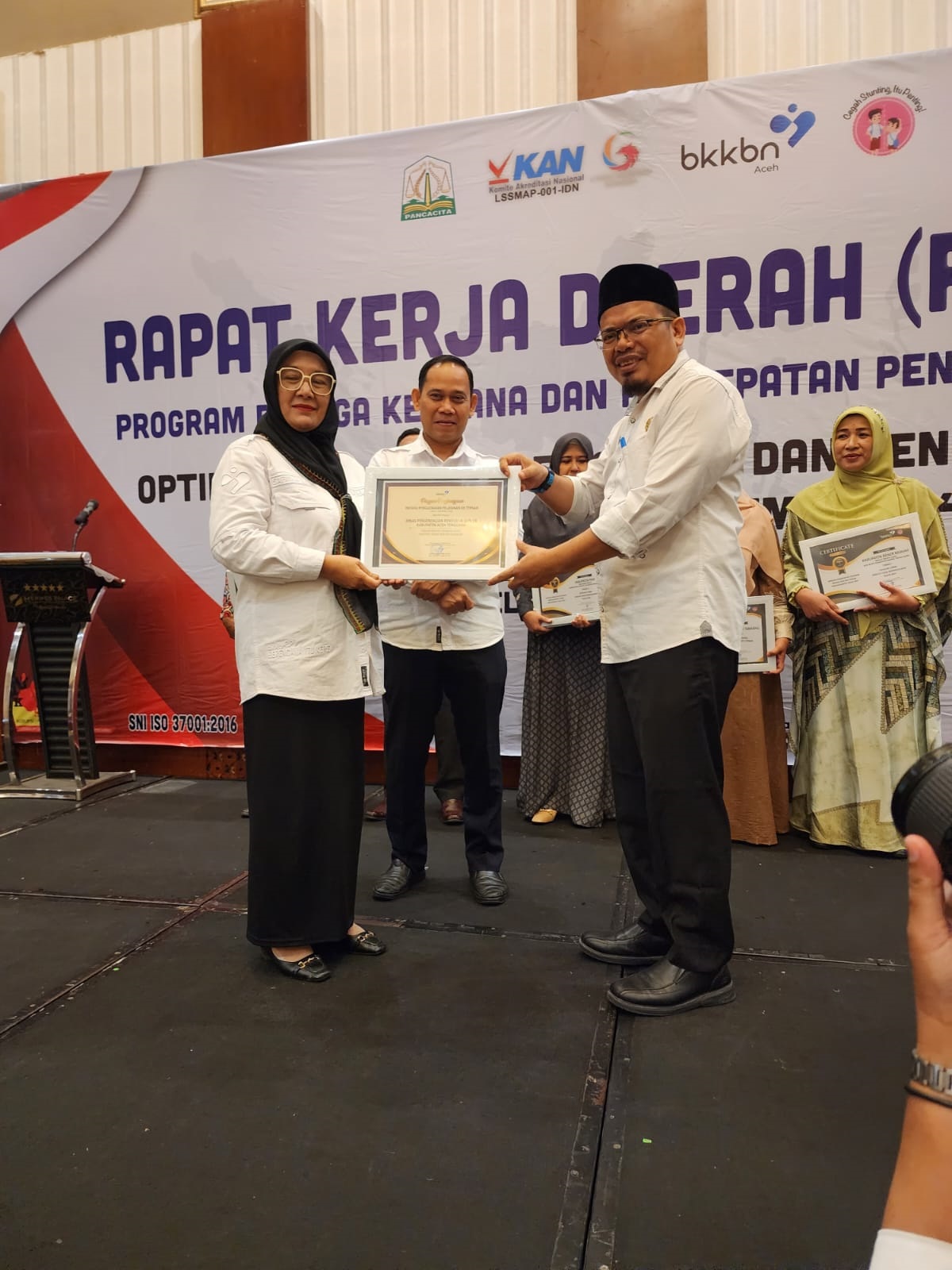 DPPKB Terima 8 Penghargaan Harumkan Nama Baik Pemkab Agara